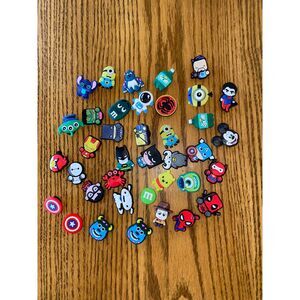 Lot of 35 Crocs Assorted Shoe Charms New crocs Jibbits